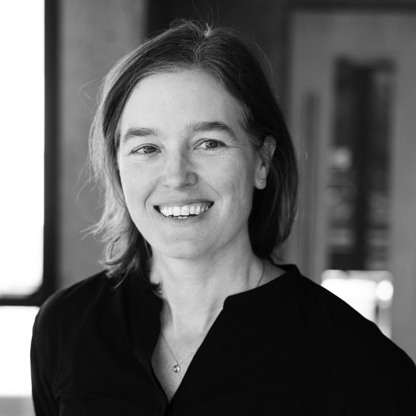 Lara Gastinger Headshot 2