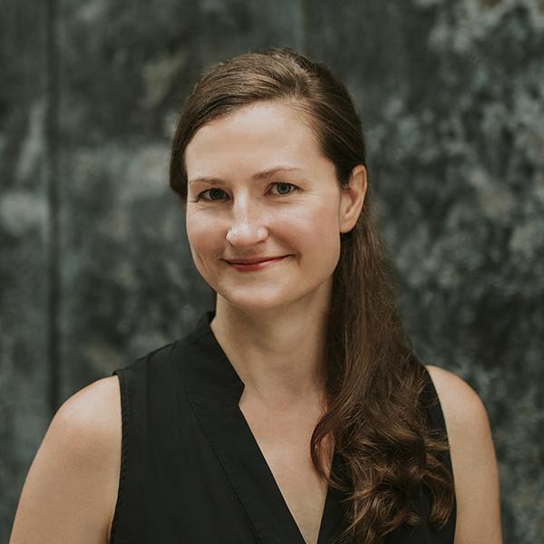 Becky Garnett Headshot